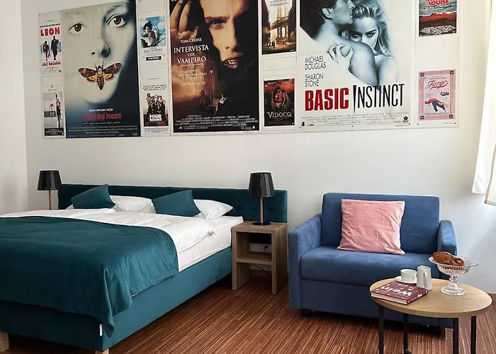 Postersapt2-cozy Cinema Vibes * Vienna